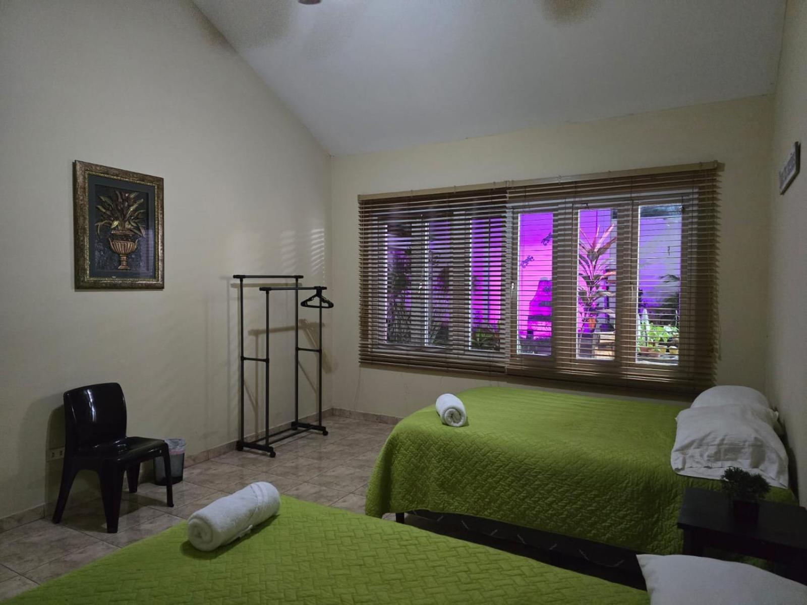Hostal Casa Luna Santa Ana Extérieur photo